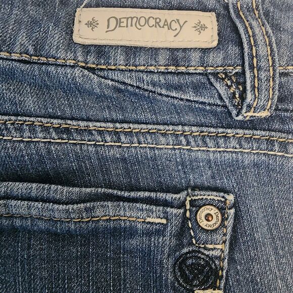 Democracy Womens Equality Skinny Boyfriend Jeans Size 8 Stretch Distressed Y2K - Picture 3 of 7